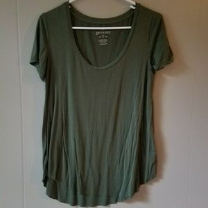 NWOT Olive T (AEO)